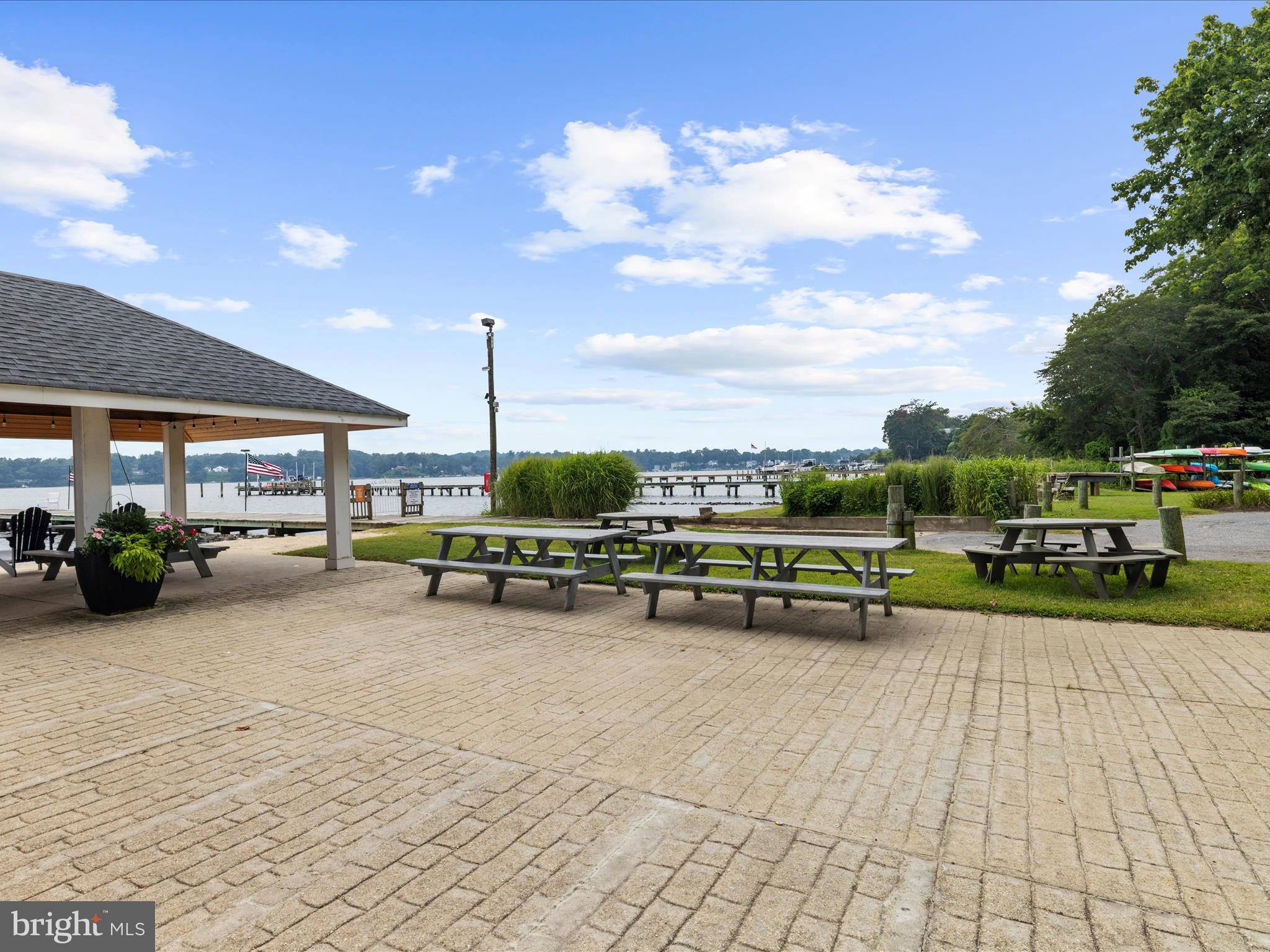 LINSTEAD ON THE SEVERN - Residential