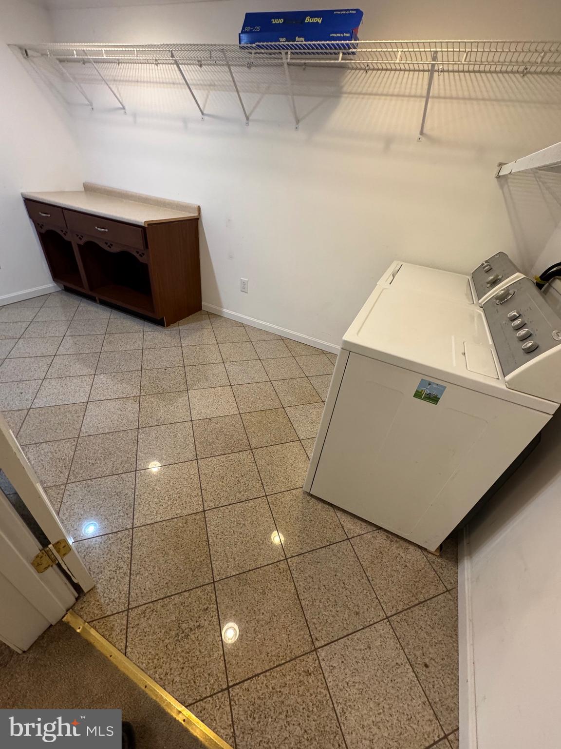 DAMERON - Residential Lease