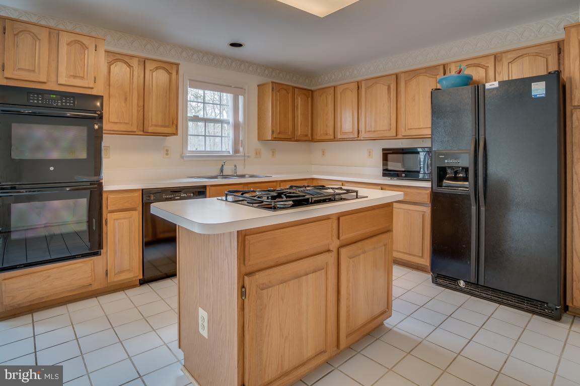 MCNAIR FARMS LANDBAY - Residential Lease