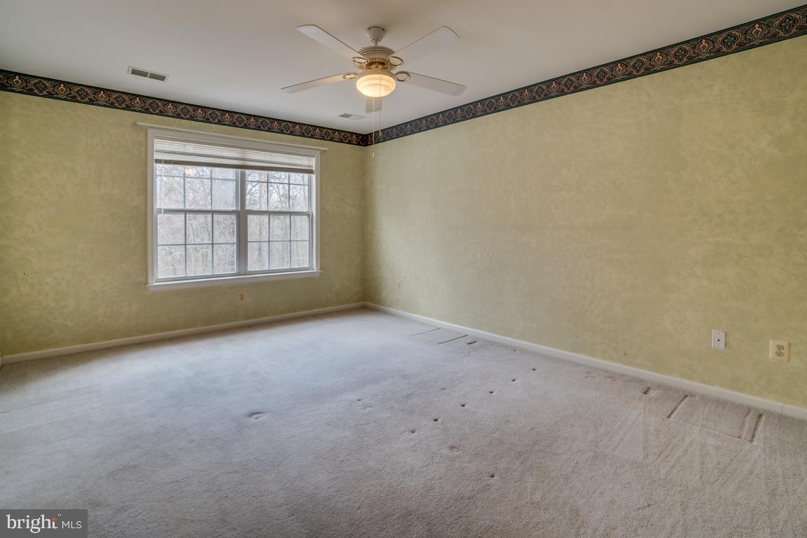 MCNAIR FARMS LANDBAY - Residential Lease