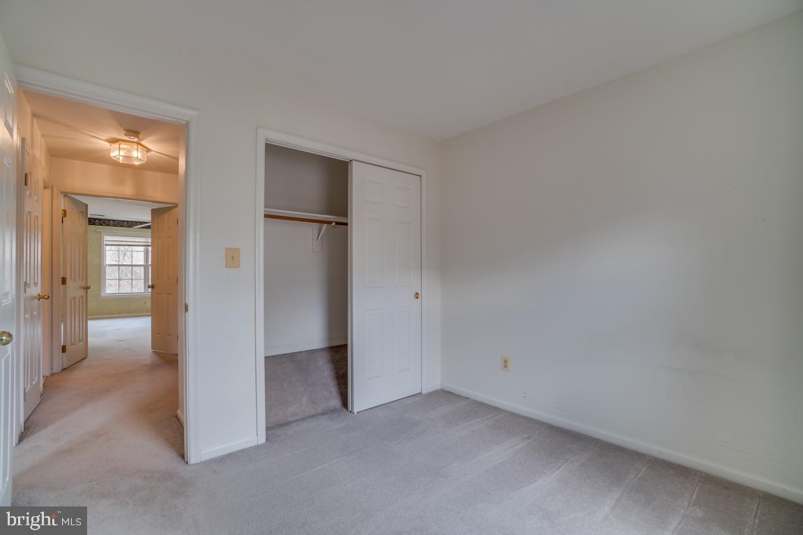 MCNAIR FARMS LANDBAY - Residential Lease