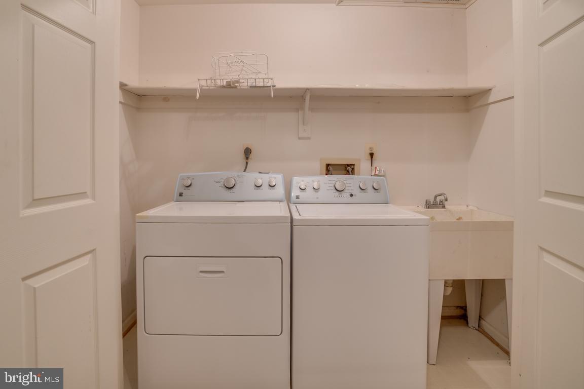 MCNAIR FARMS LANDBAY - Residential Lease