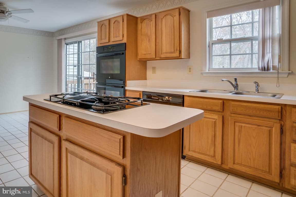 MCNAIR FARMS LANDBAY - Residential Lease