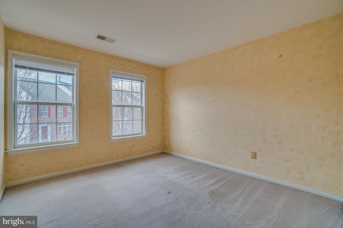 MCNAIR FARMS LANDBAY - Residential Lease