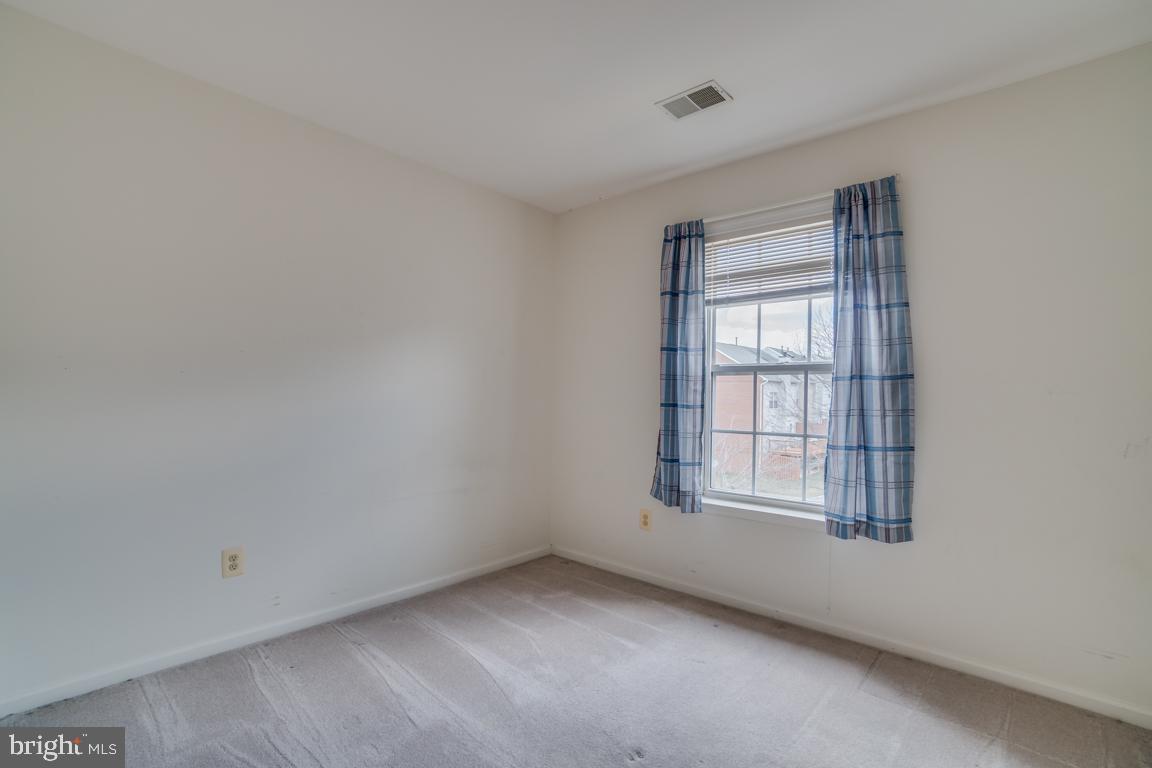 MCNAIR FARMS LANDBAY - Residential Lease