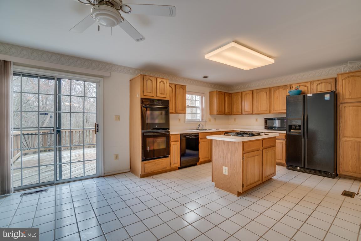 MCNAIR FARMS LANDBAY - Residential Lease