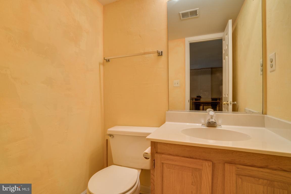 MCNAIR FARMS LANDBAY - Residential Lease