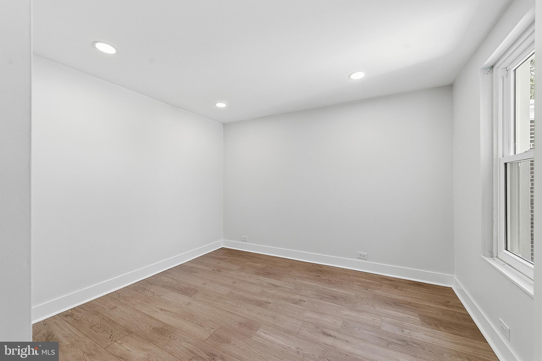 EAST FALLS - Residential