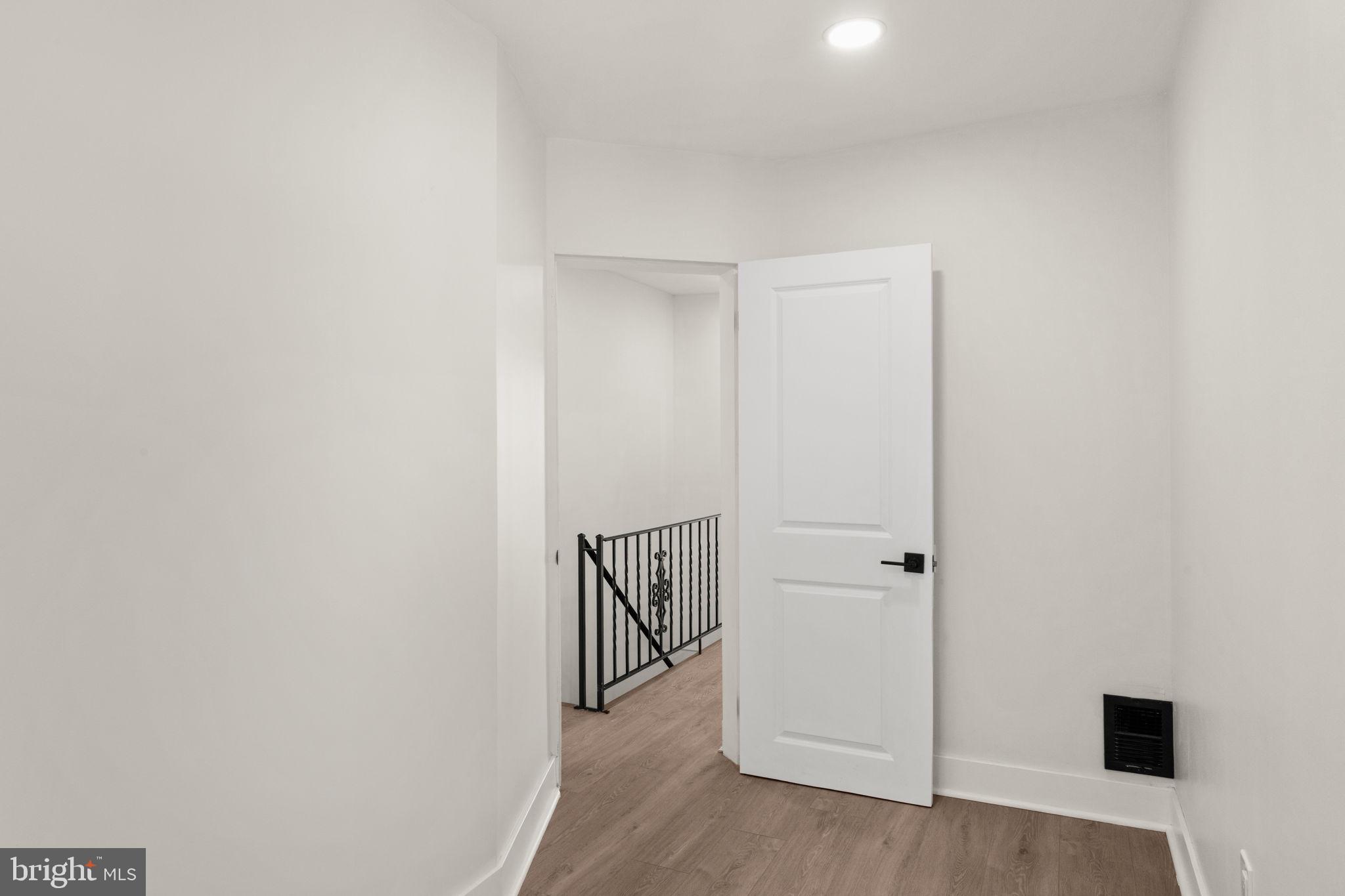 EAST FALLS - Residential