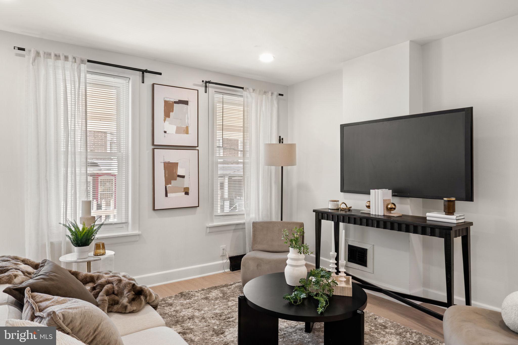 EAST FALLS - Residential