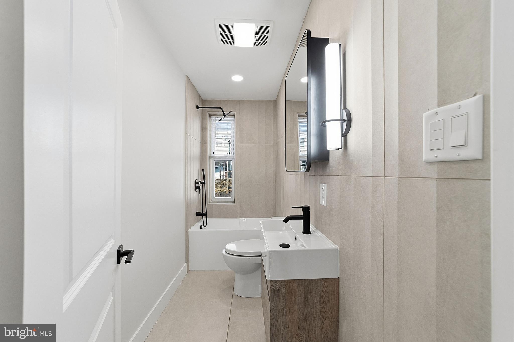 EAST FALLS - Residential