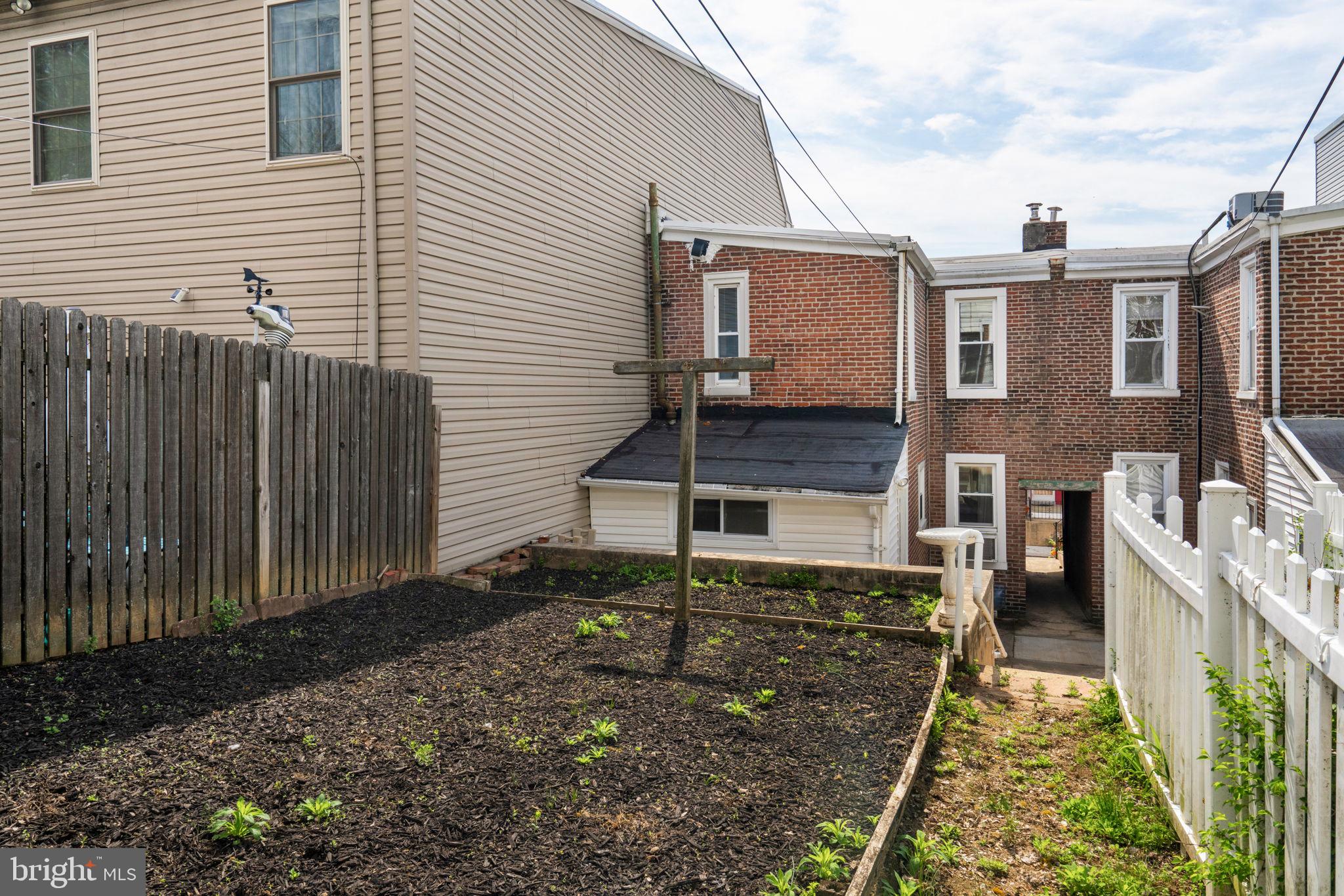 EAST FALLS - Residential