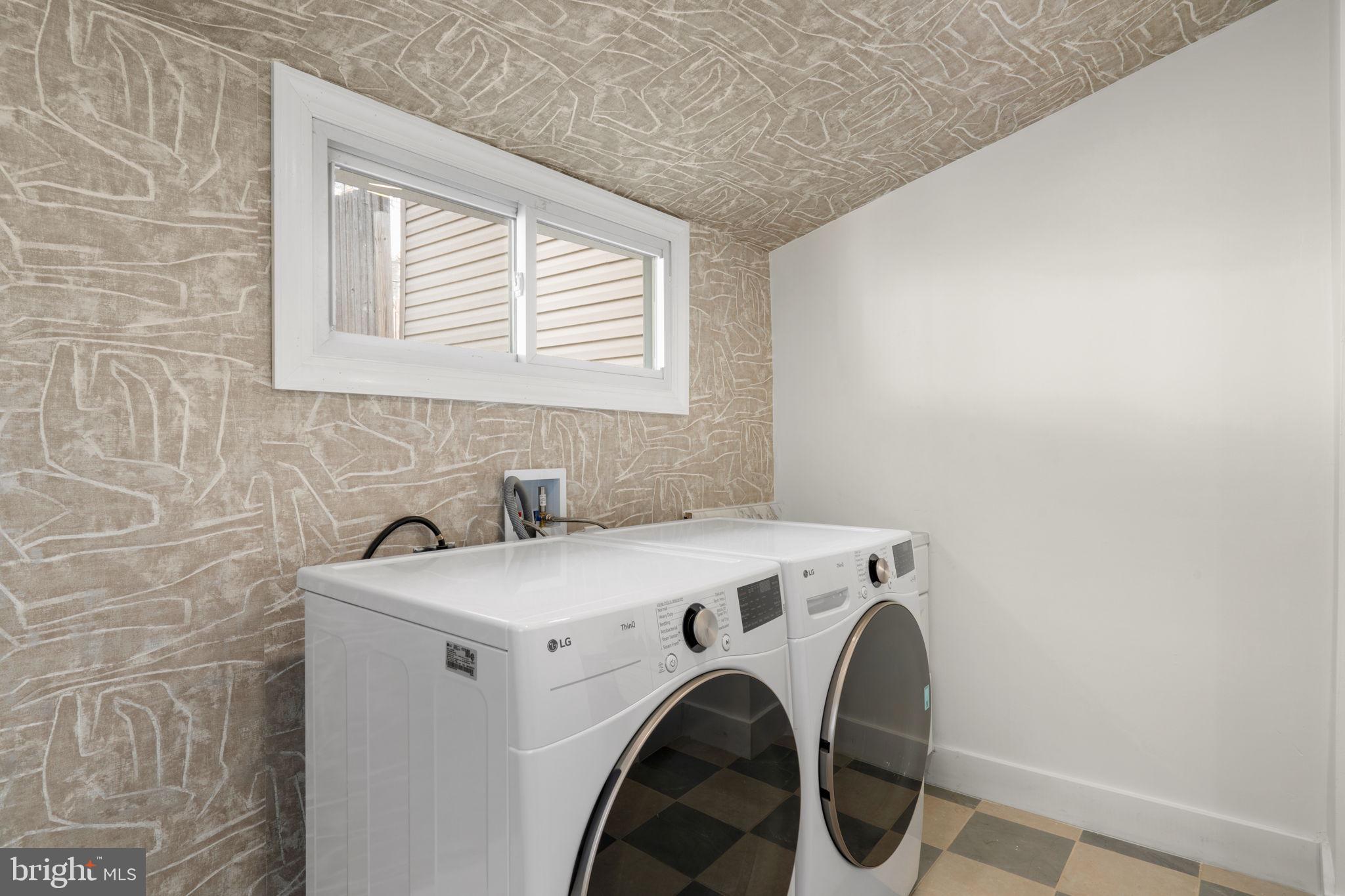 EAST FALLS - Residential