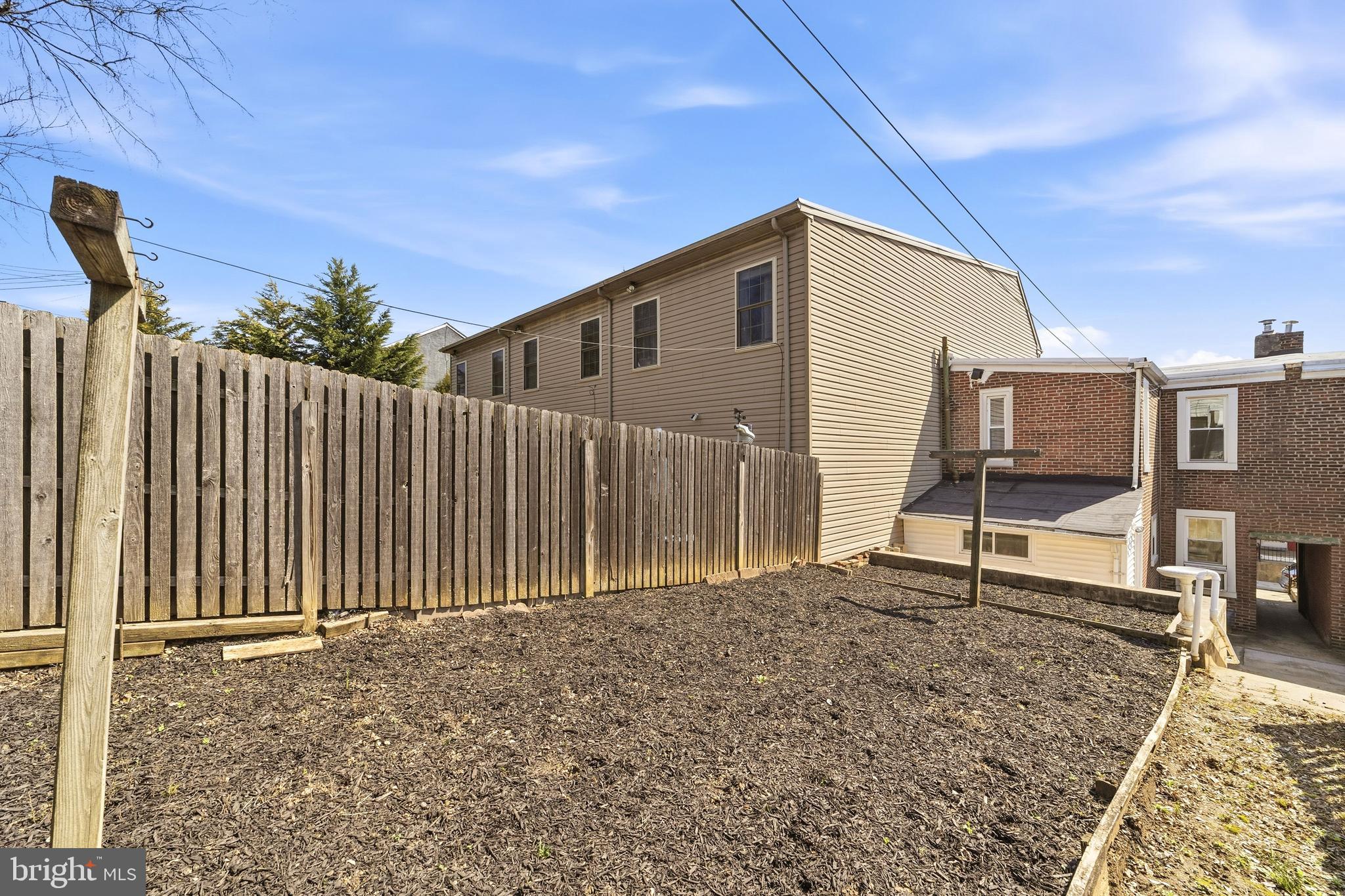 EAST FALLS - Residential