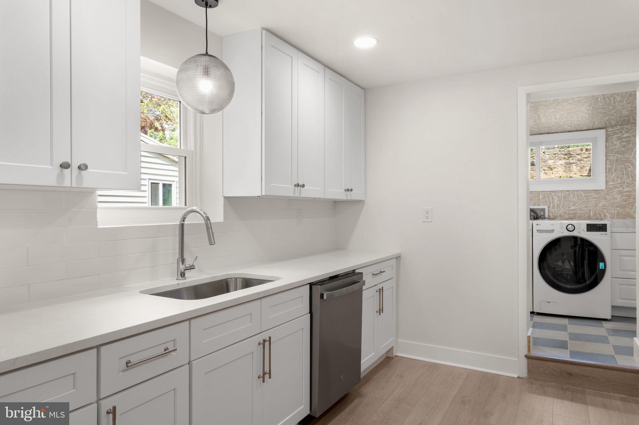 EAST FALLS - Residential