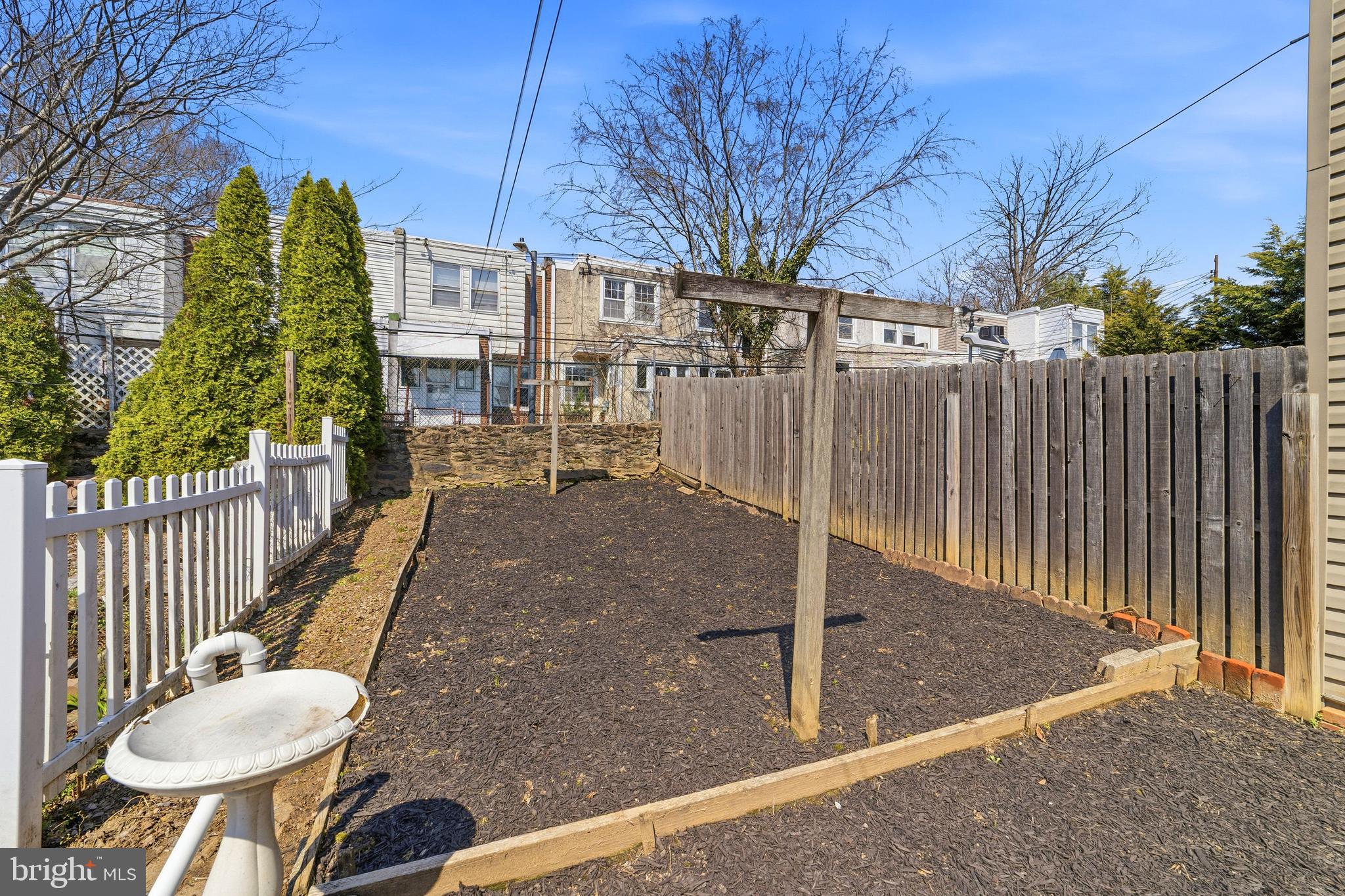 EAST FALLS - Residential