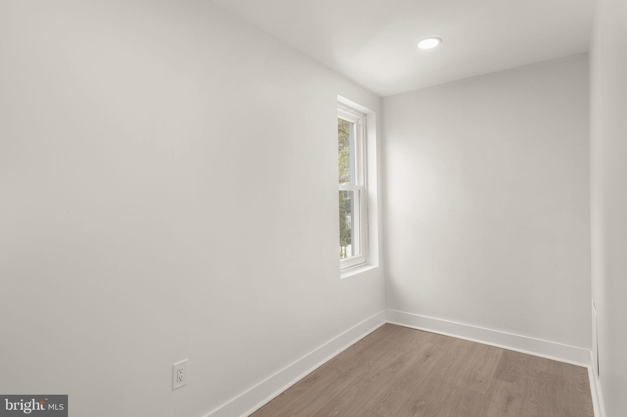 EAST FALLS - Residential