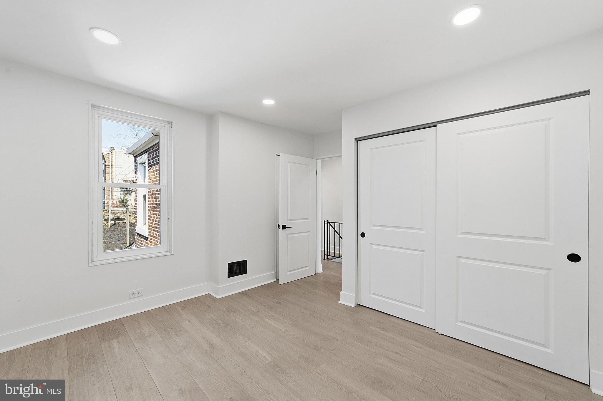 EAST FALLS - Residential