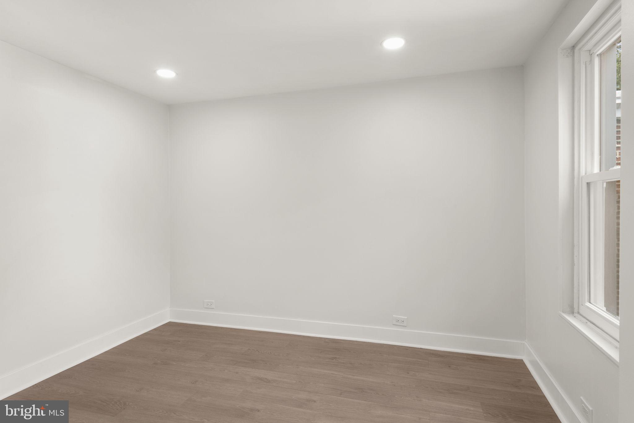 EAST FALLS - Residential