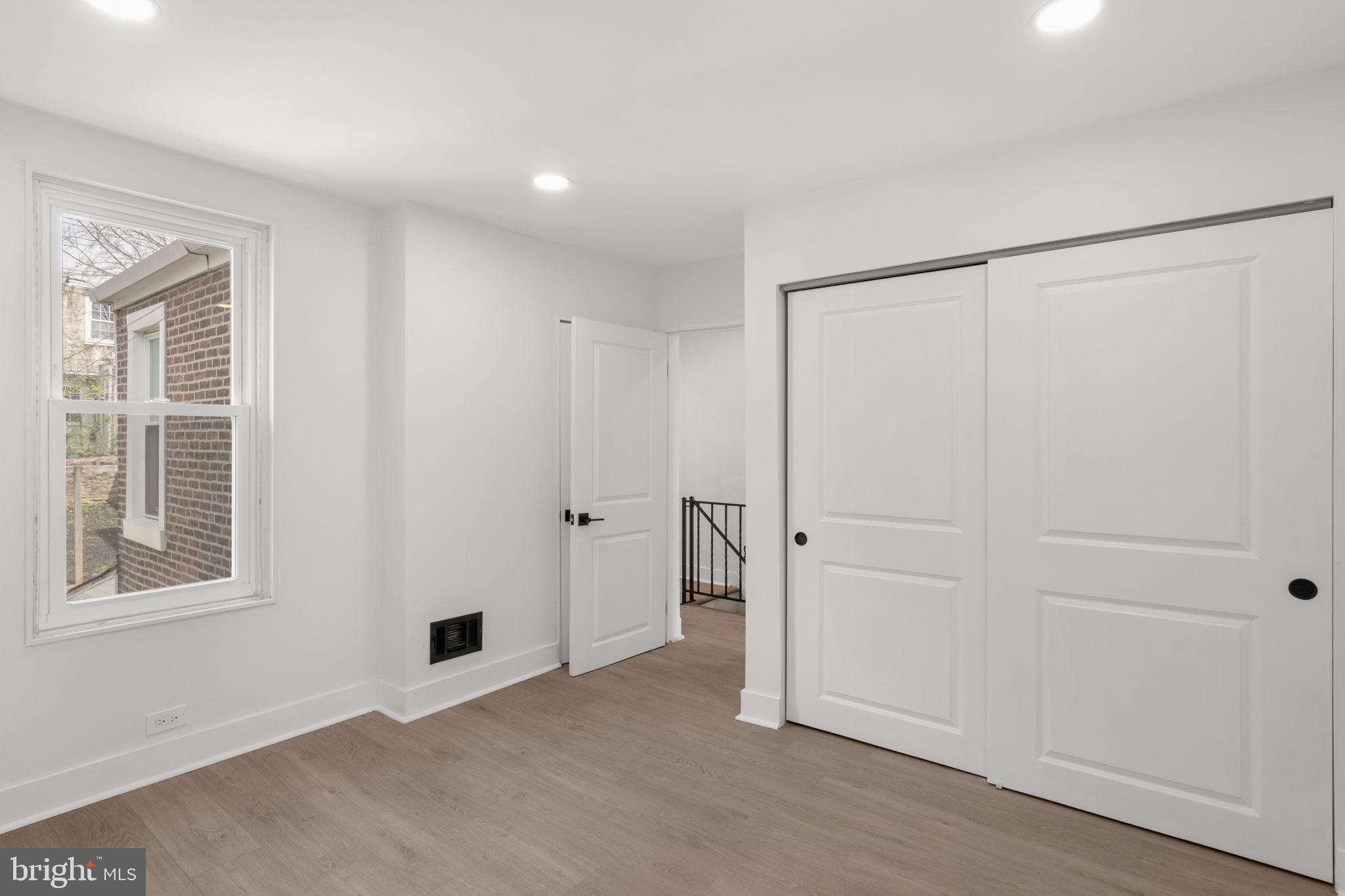 EAST FALLS - Residential