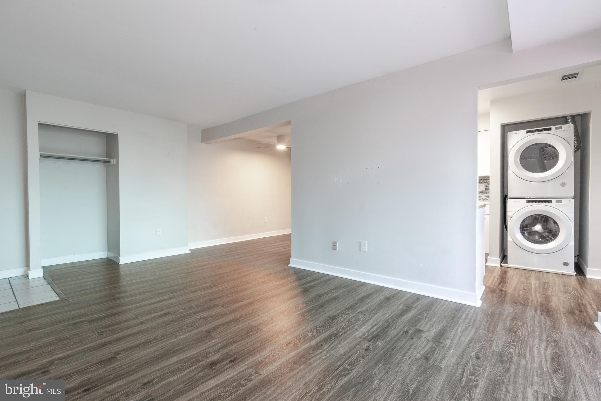 BRIGHT OAKS - Residential Lease