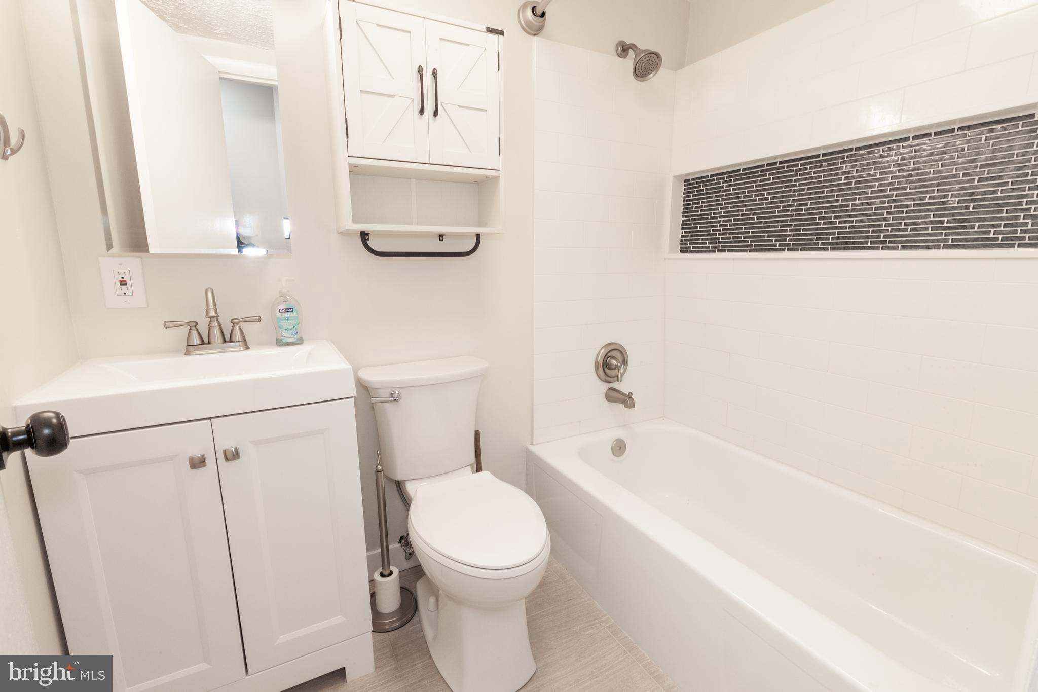 BRIGHT OAKS - Residential Lease