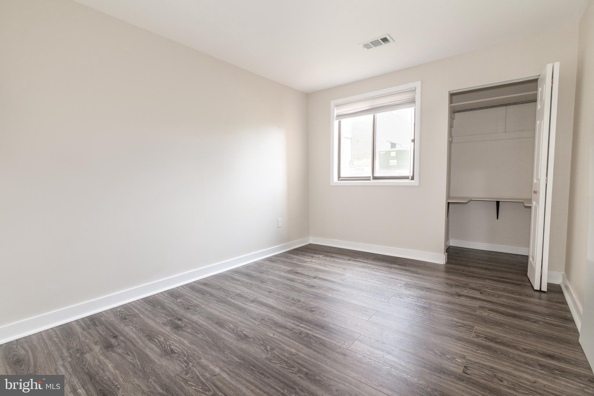 BRIGHT OAKS - Residential Lease