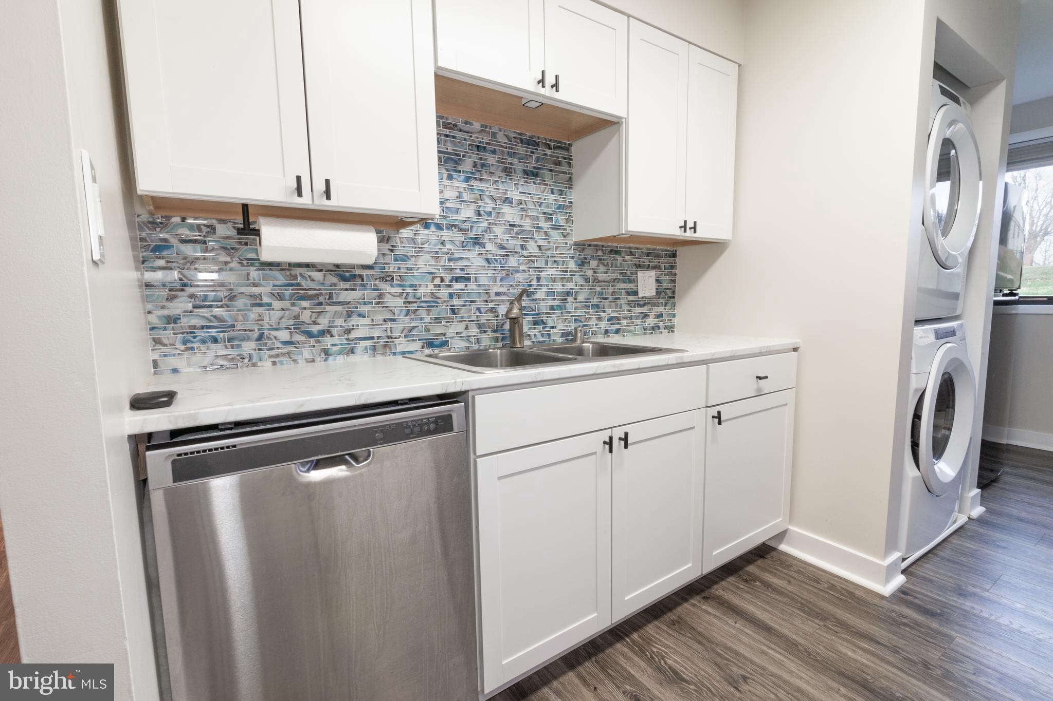 BRIGHT OAKS - Residential Lease