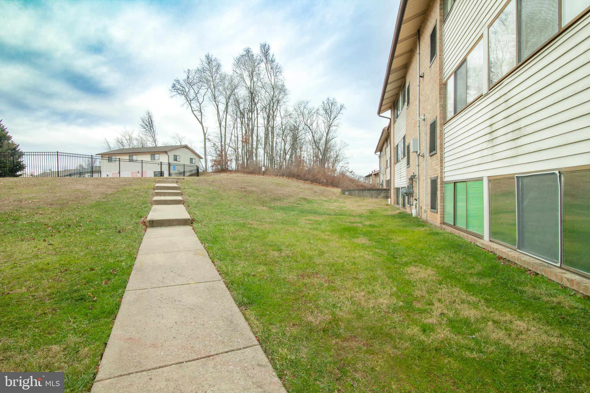 BRIGHT OAKS - Residential Lease