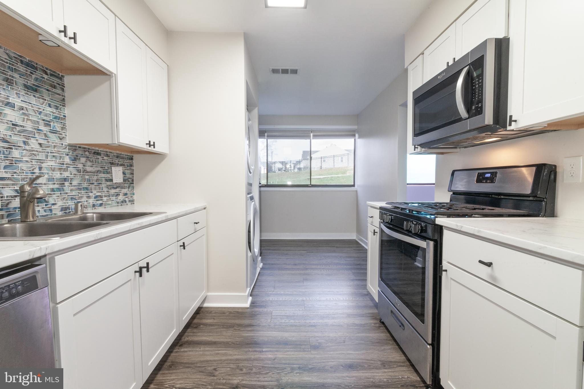 BRIGHT OAKS - Residential Lease