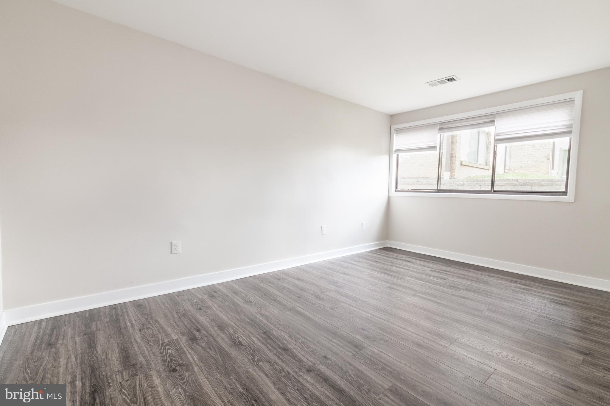 BRIGHT OAKS - Residential Lease