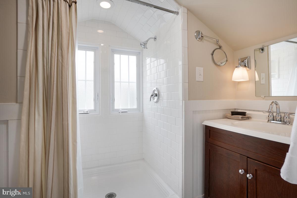 ARUNDEL - Residential