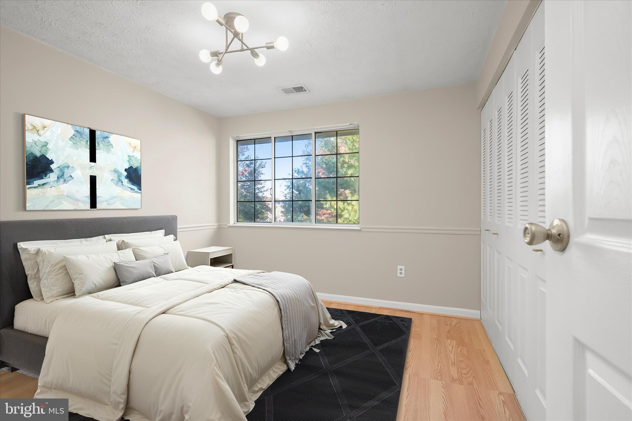 KNOLLS AT NORTH LAKE CONDOMINIUM - Residential