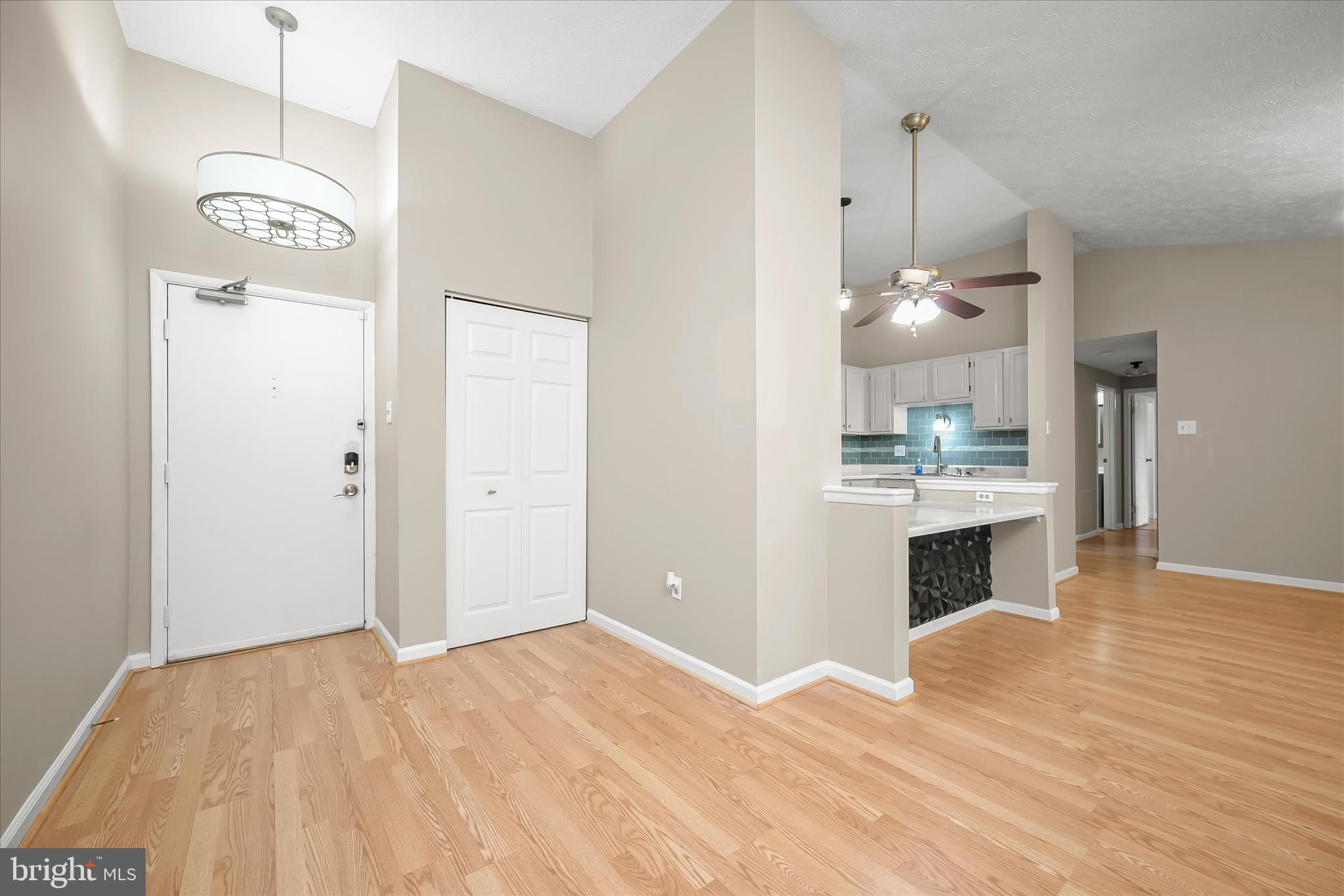 KNOLLS AT NORTH LAKE CONDOMINIUM - Residential