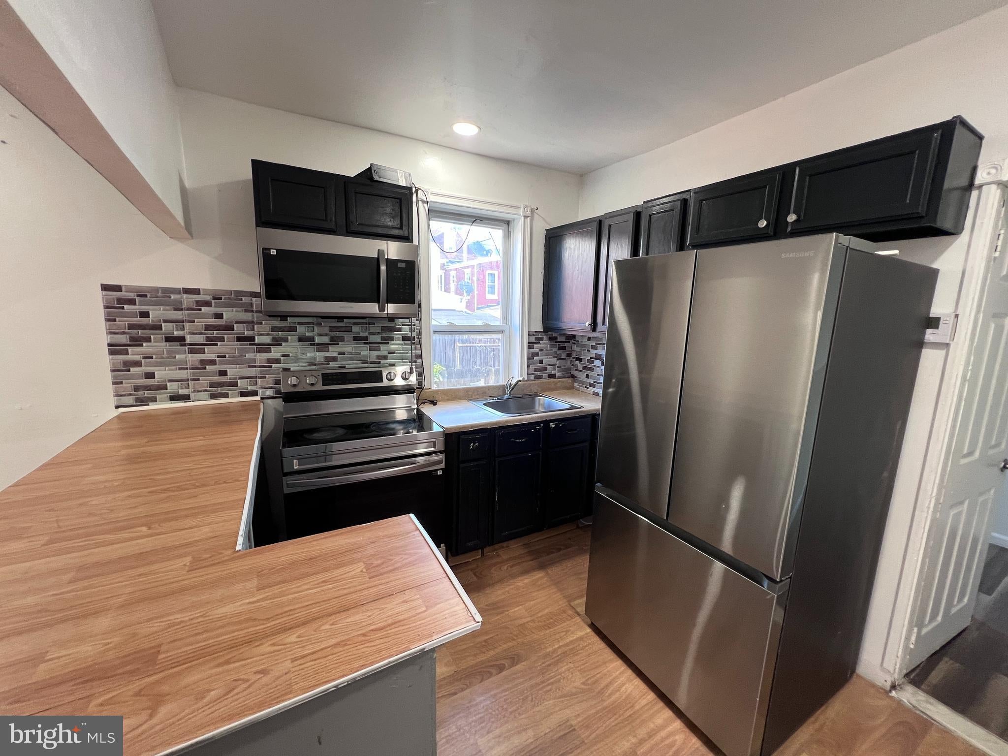 812 LOCUST STREET