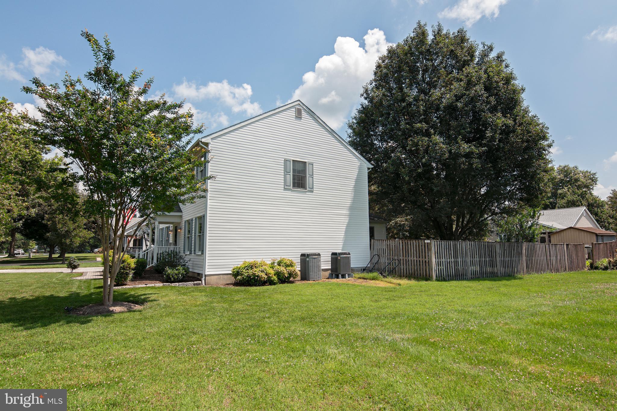 CHAPEL FARMS - Residential