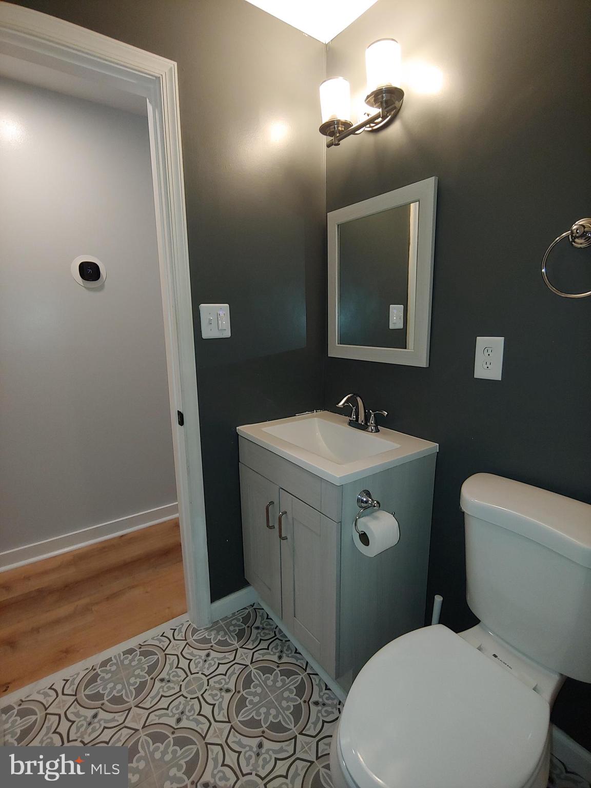 CARROLLTON MANOR - Residential Lease