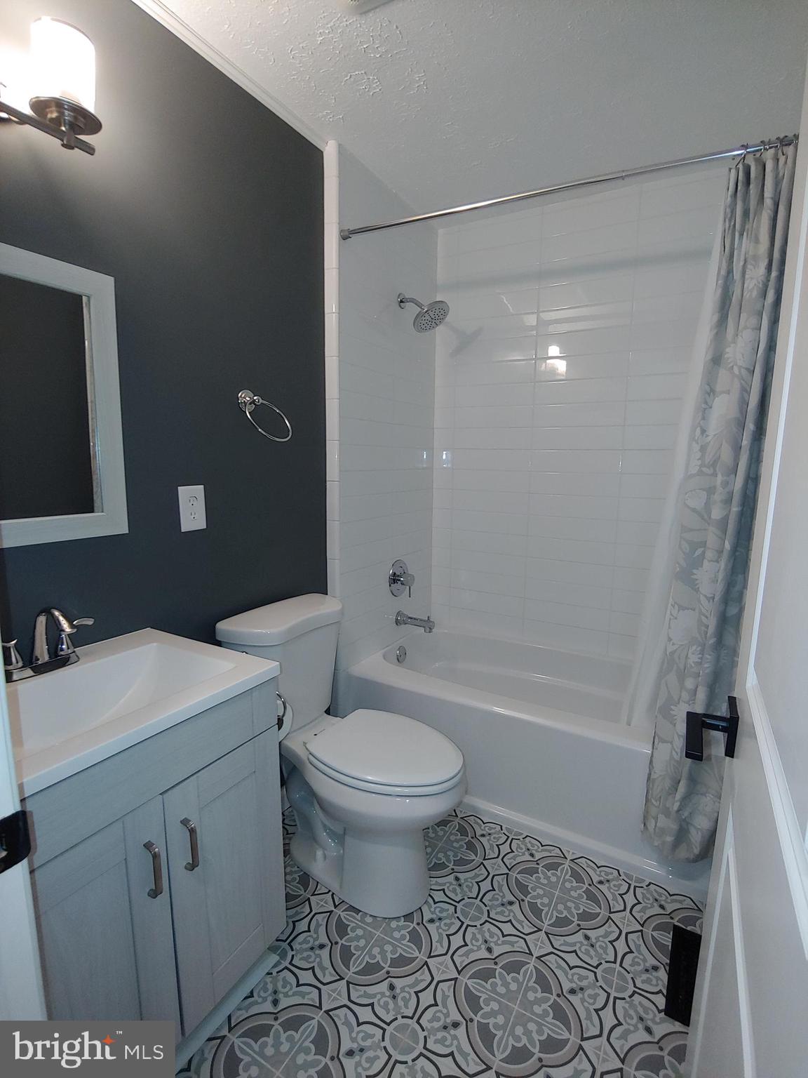 CARROLLTON MANOR - Residential Lease