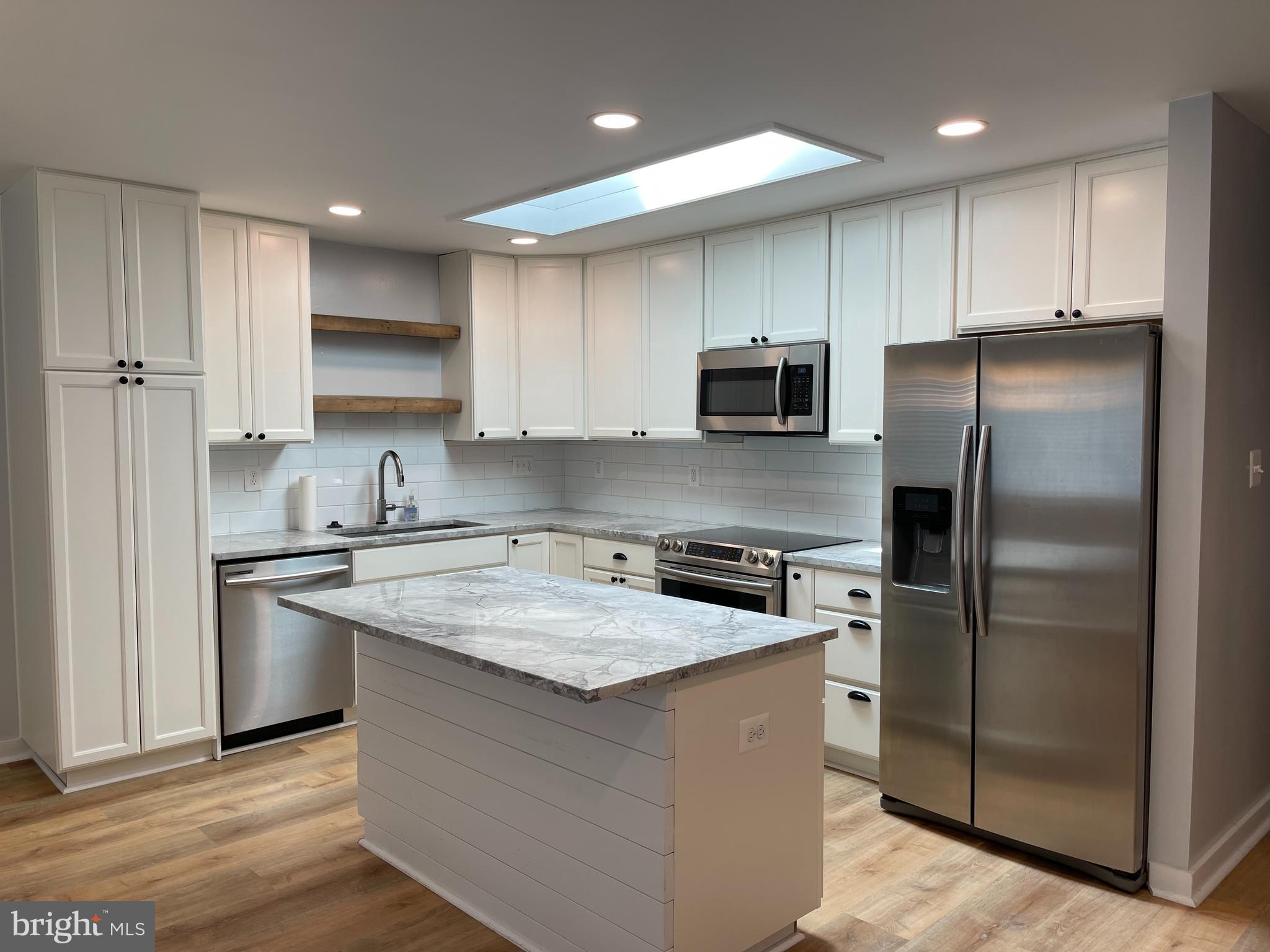 CARROLLTON MANOR - Residential Lease