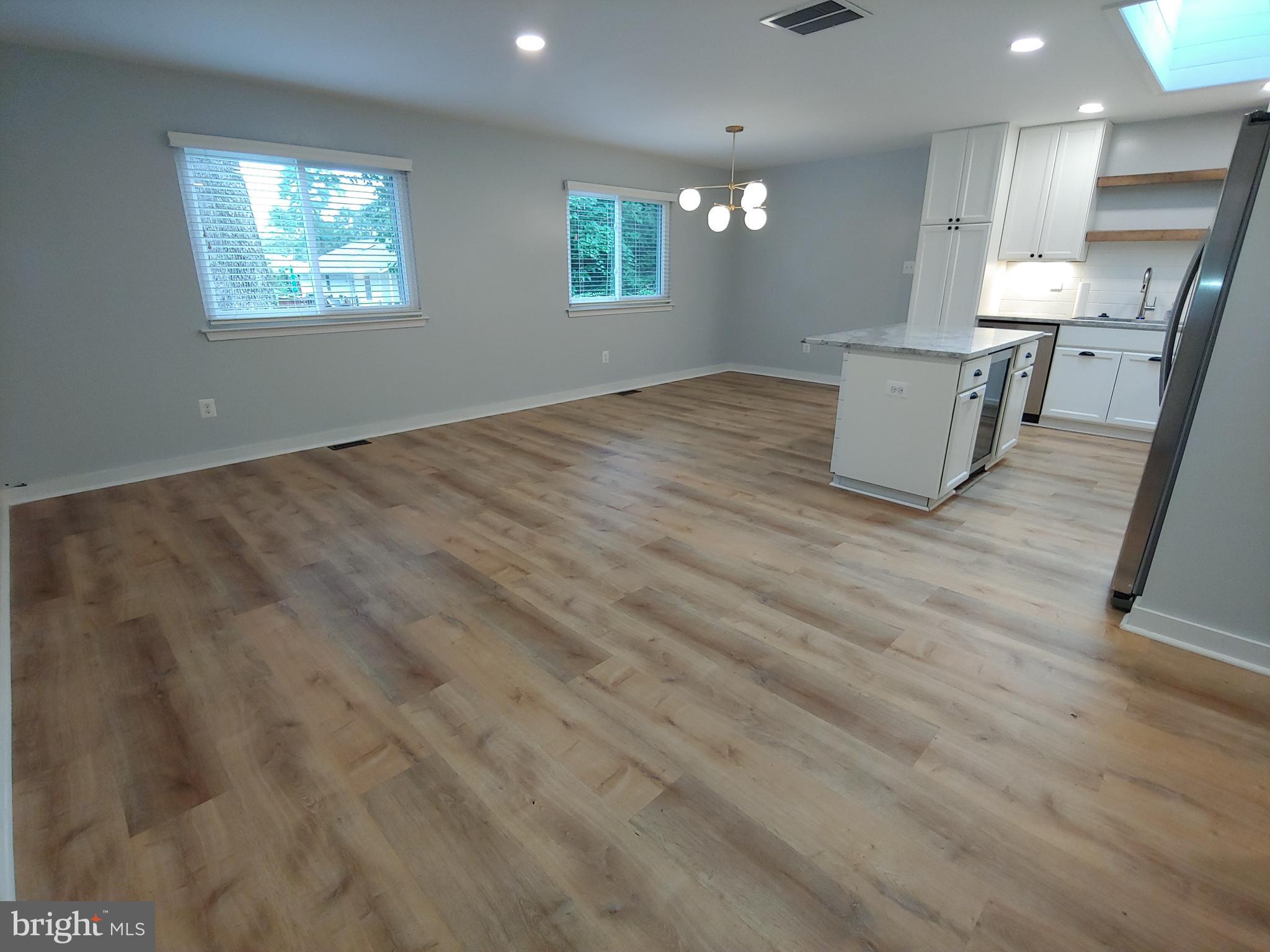 CARROLLTON MANOR - Residential Lease