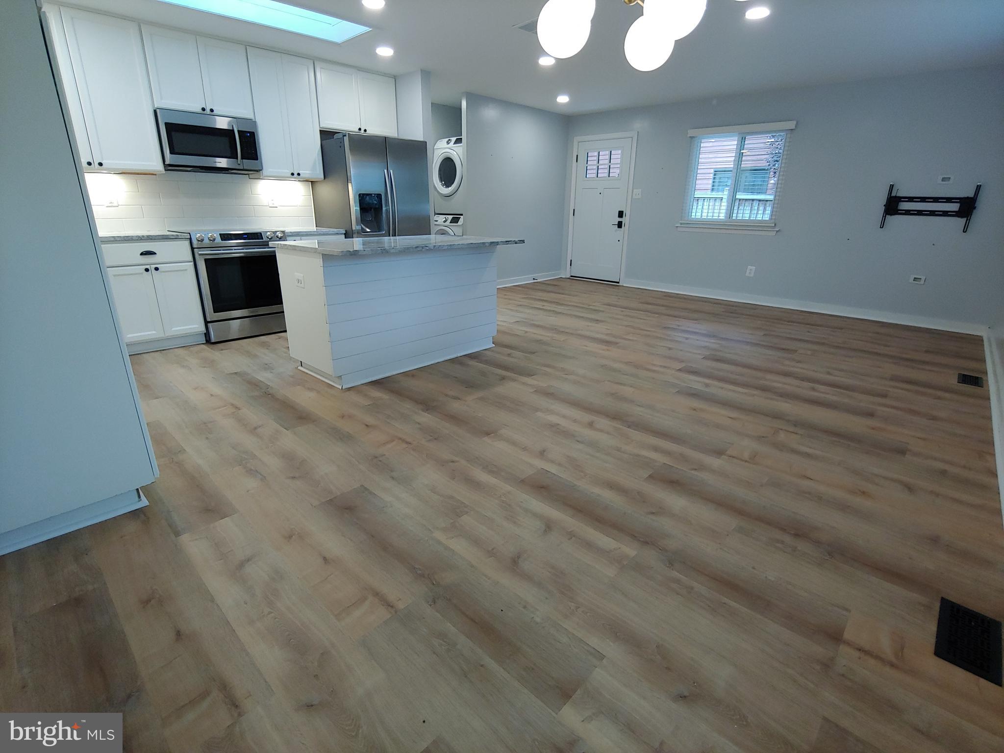 CARROLLTON MANOR - Residential Lease