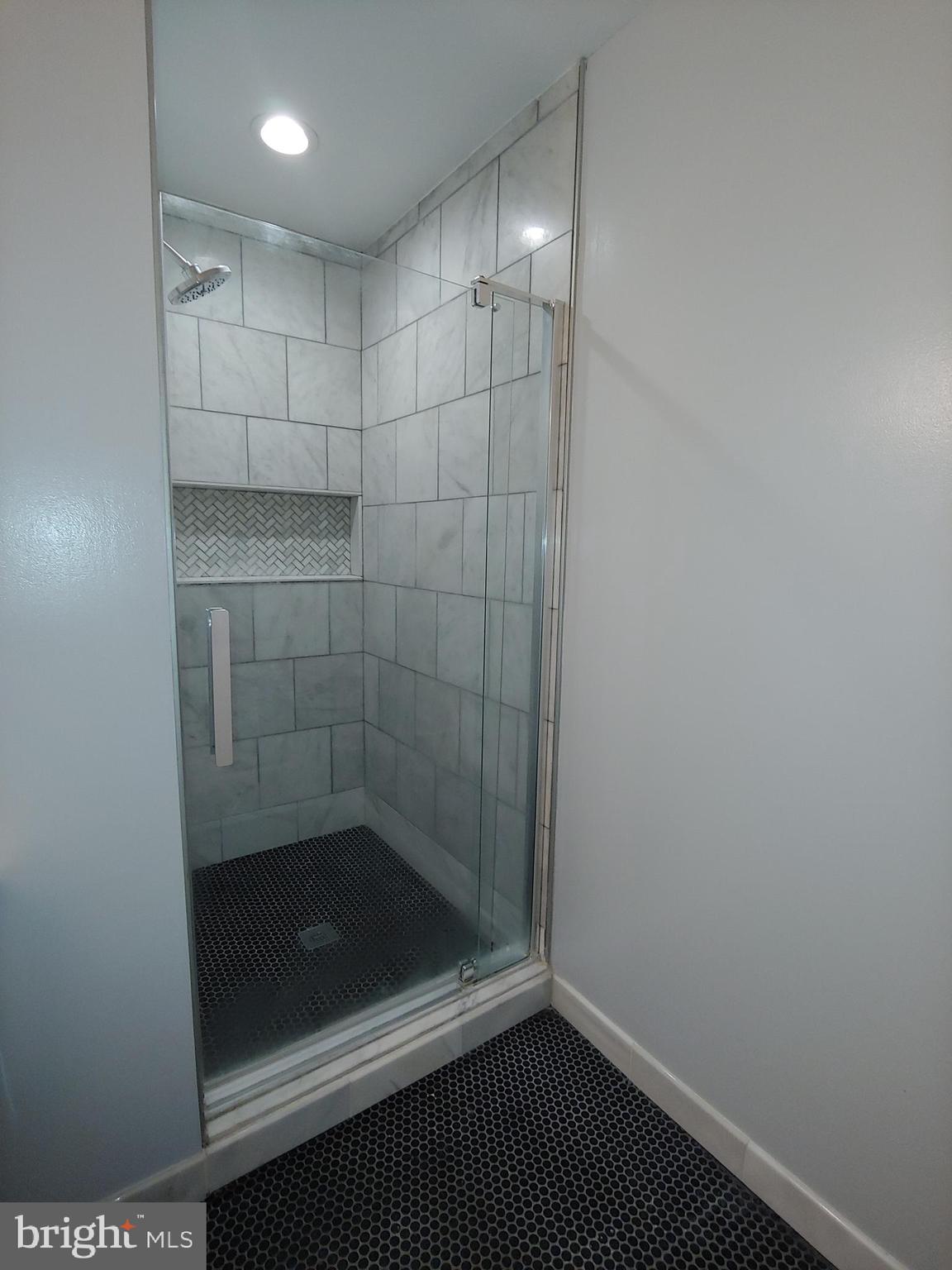 CARROLLTON MANOR - Residential Lease