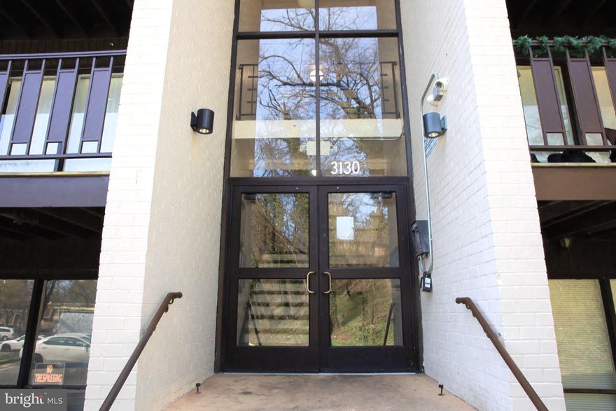 Beautifully updated and spacious, second floor condominium. New stainless steel appliances, fresh paint and wood floors. Unit comes with an assigned parking space and low condo fees. This unit is vacant and can be shown anytime.