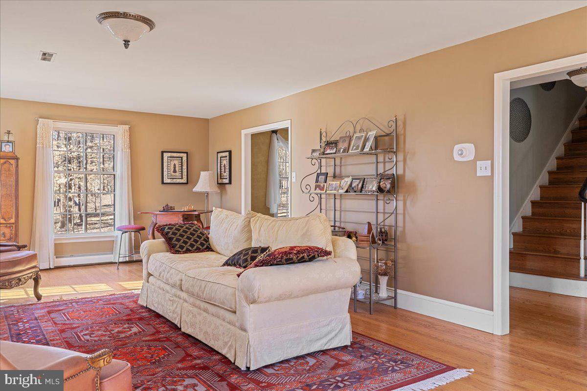 SOLEBURY MOUNT EST - Residential