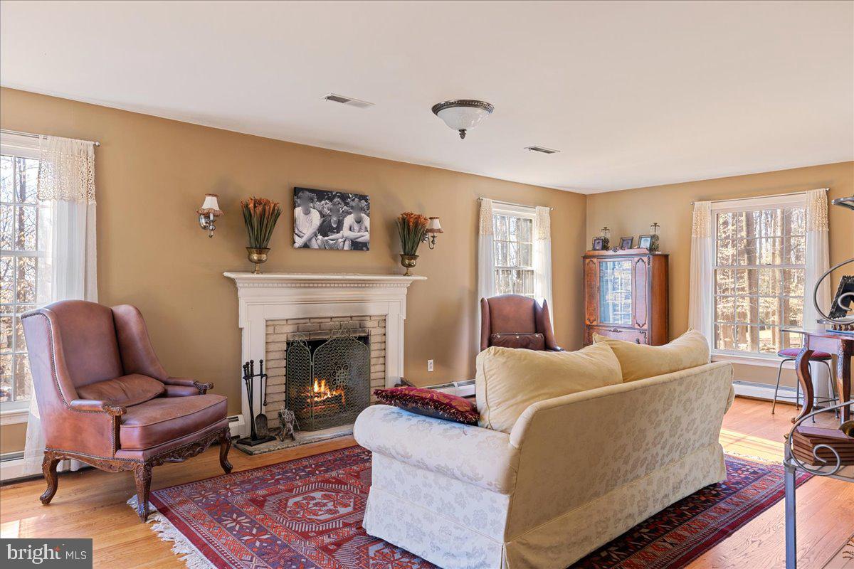 SOLEBURY MOUNT EST - Residential