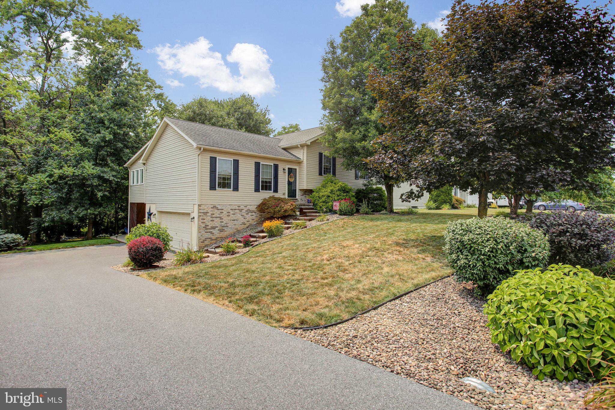 1858 FALCON LANE