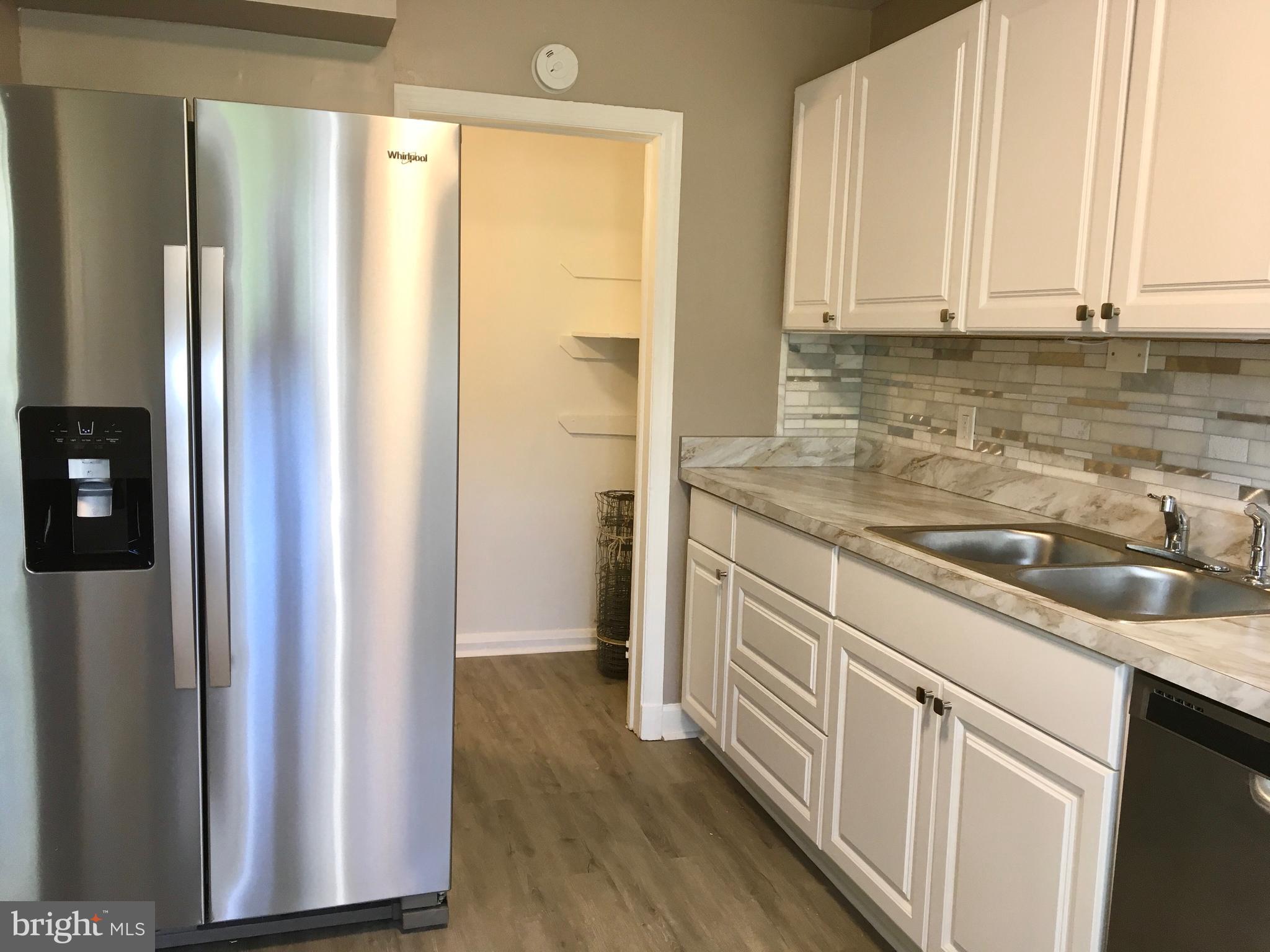 PERRING LOCH - Residential Lease