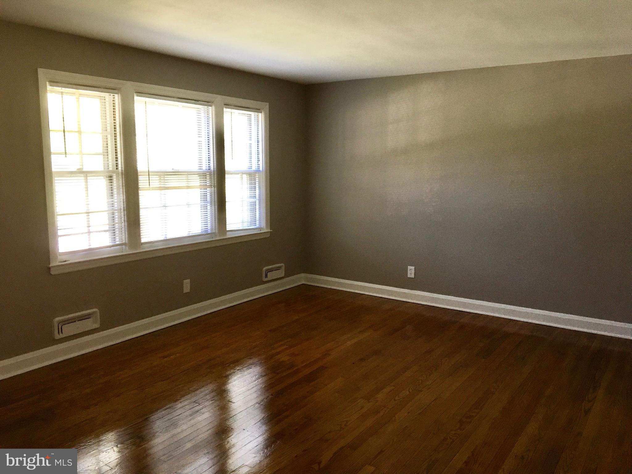 PERRING LOCH - Residential Lease