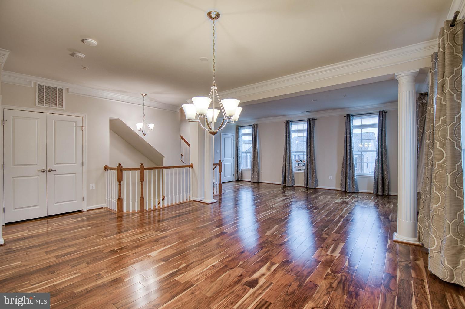 MARKET SQUARE - Residential Lease