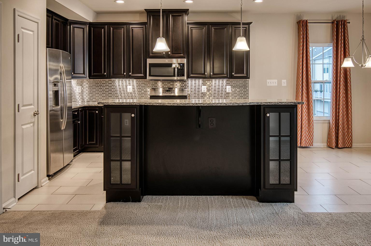 MARKET SQUARE - Residential Lease